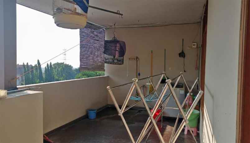 dijual rumah ngesrep