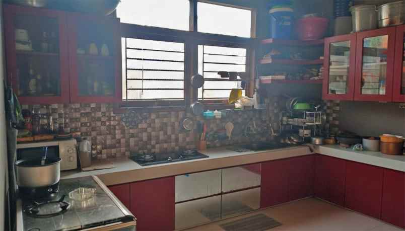 dijual rumah ngesrep