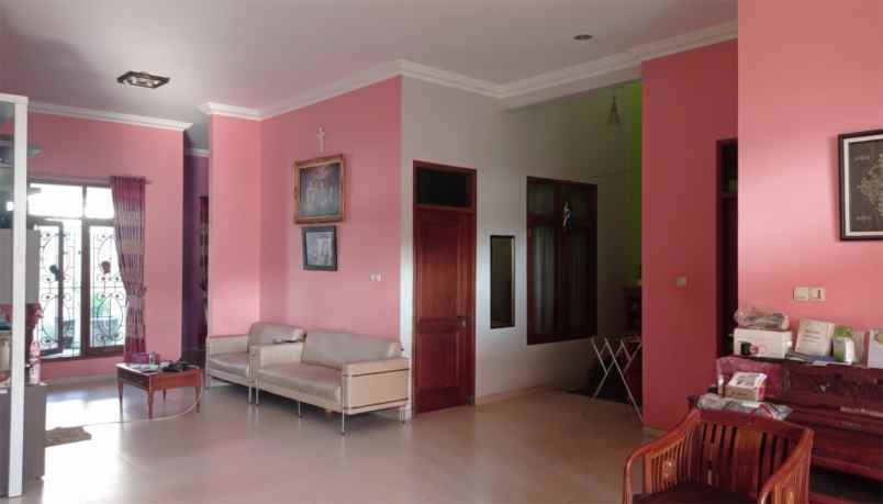 dijual rumah ngesrep