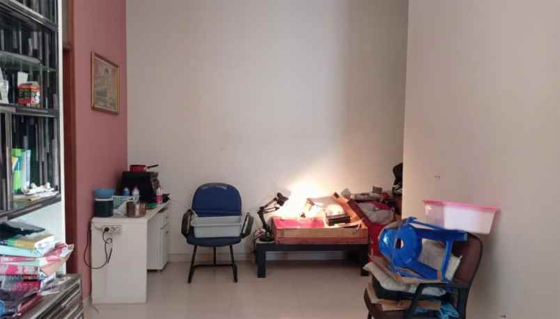 dijual rumah ngesrep