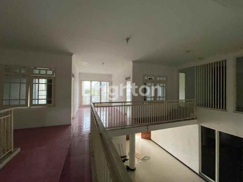 dijual rumah nginden intan