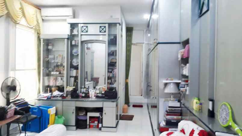 dijual rumah nginden intan barat