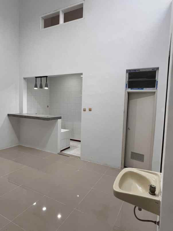 dijual rumah nginden intan timur