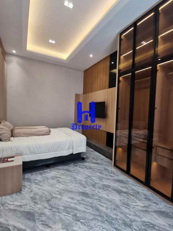 dijual rumah pacific palace jalan besar