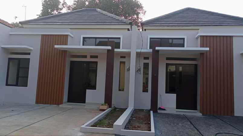 dijual rumah padurenan kec mustika jaya