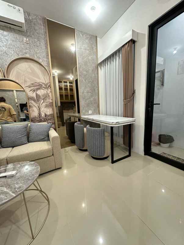 dijual rumah pakuwon city