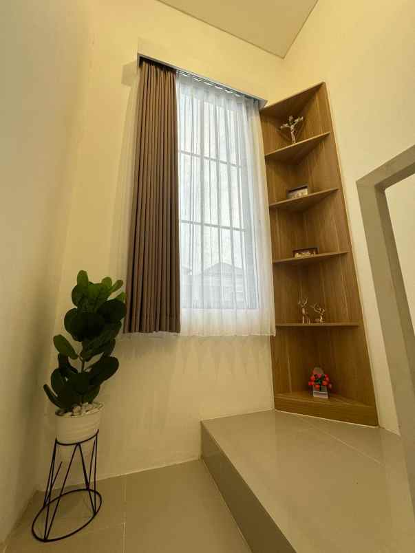 dijual rumah pakuwon city