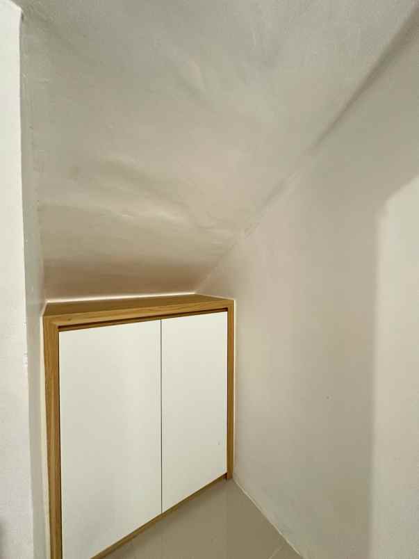 dijual rumah pakuwon city