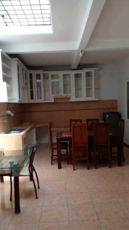 dijual rumah palm spring regency