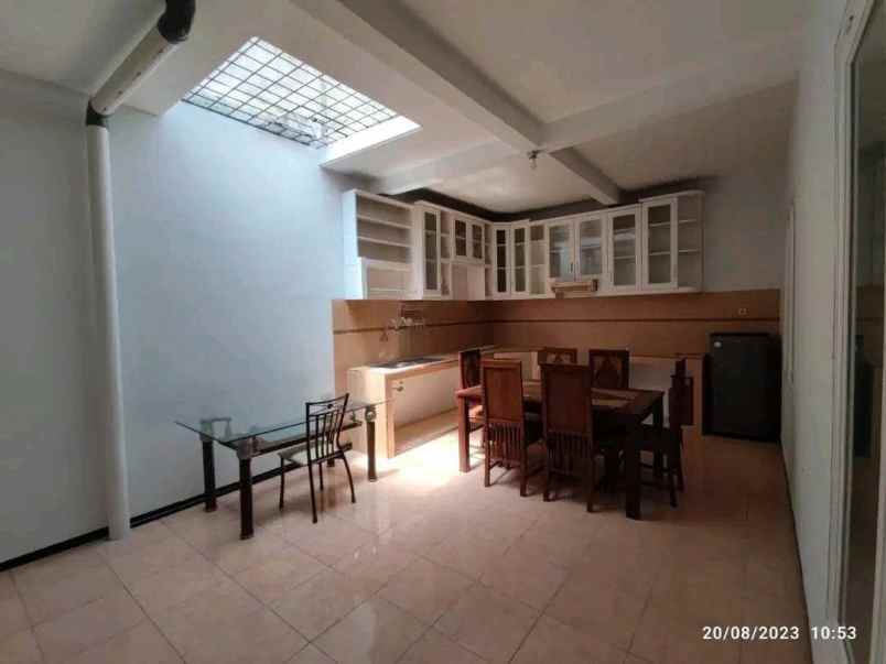 dijual rumah palm spring regency