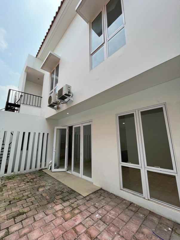 dijual rumah pasadena paramount land
