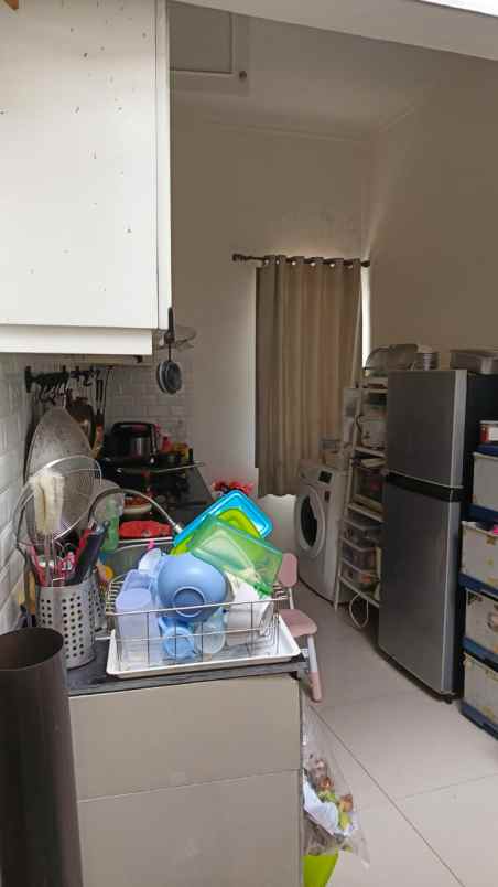 dijual rumah perum gerbera indah