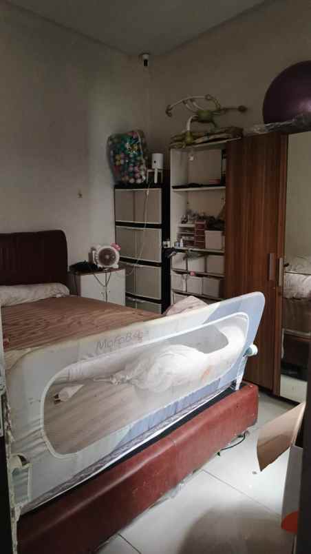 dijual rumah perum gerbera indah