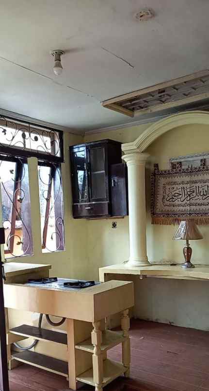 dijual rumah perum oma view