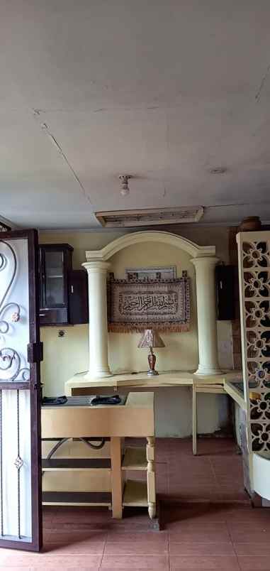 dijual rumah perum oma view