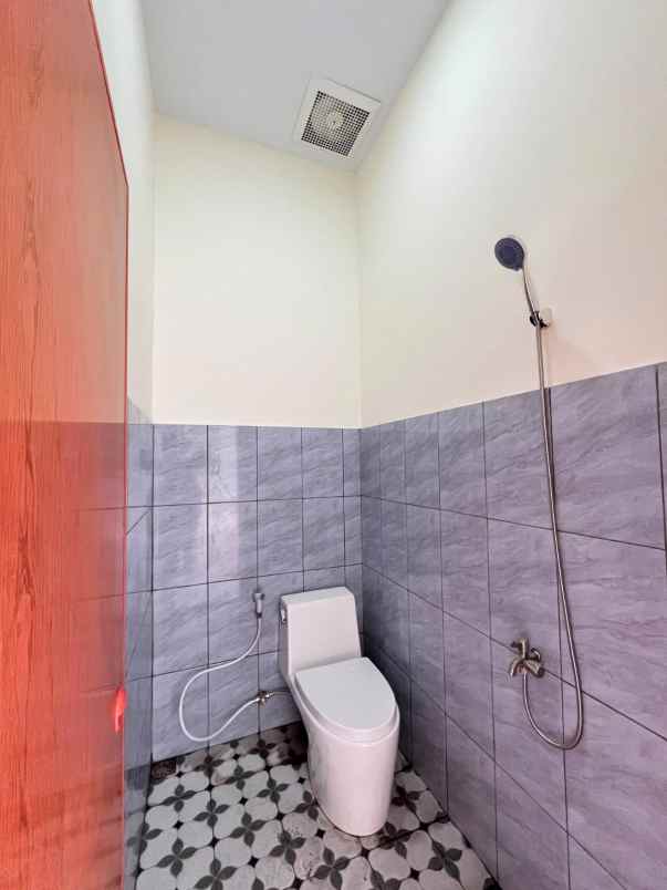 dijual rumah perumahan graha candi