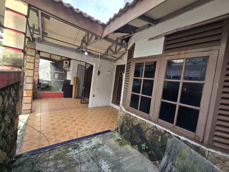 dijual rumah perumahan jatinegara indah