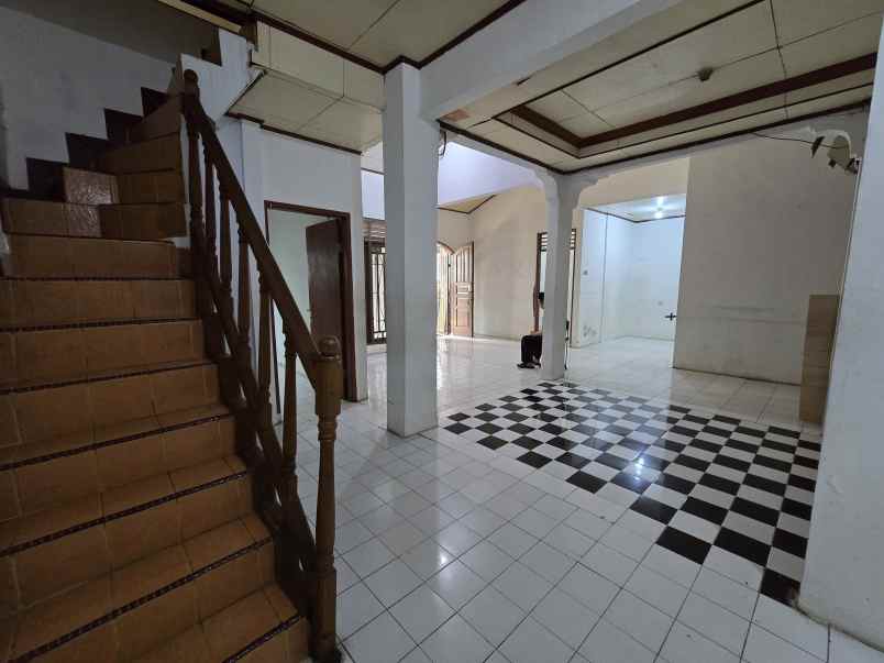 dijual rumah perumahan jatinegara indah