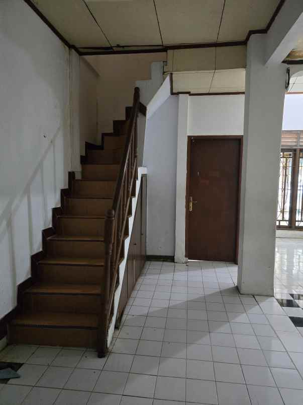 dijual rumah perumahan jatinegara indah