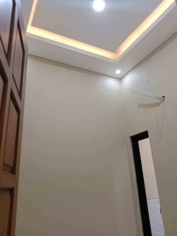 dijual rumah perumahan puri safira menganti gresik