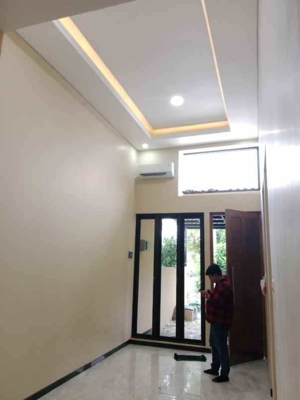 dijual rumah perumahan puri safira menganti gresik