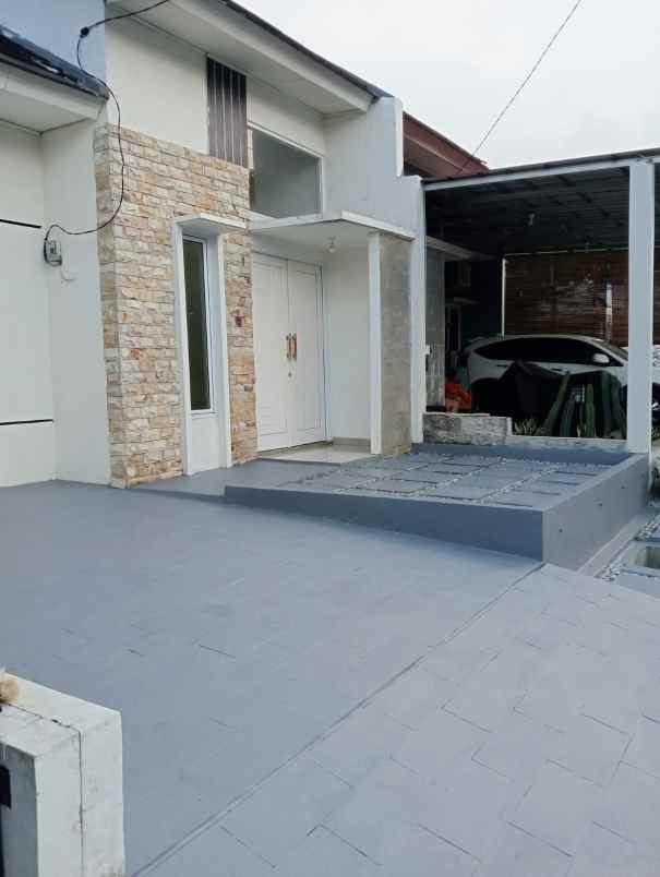 dijual rumah perumahan residence 27