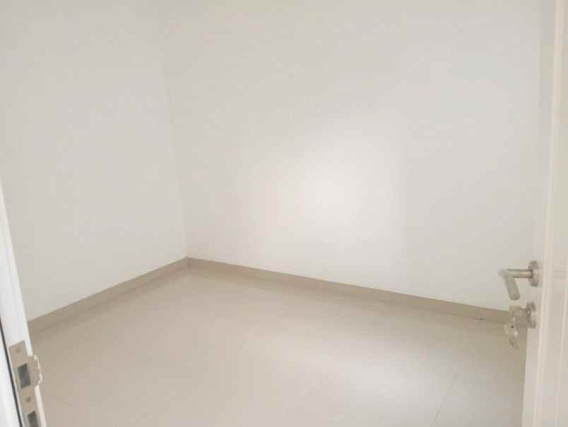 dijual rumah perumahan residence 27