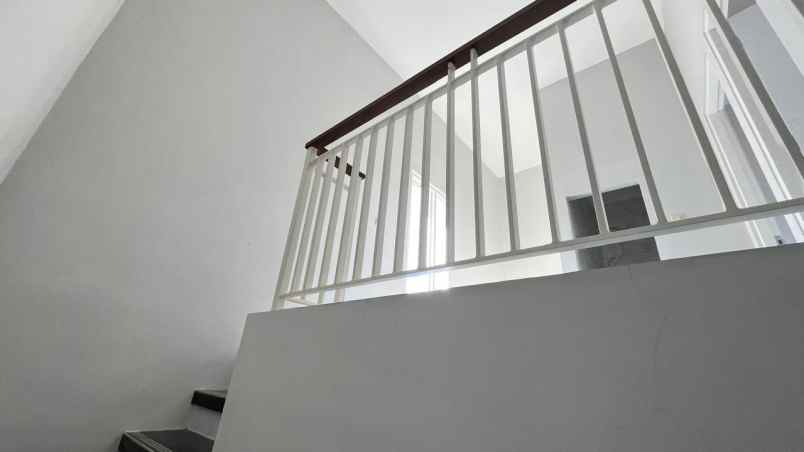 dijual rumah perumahan rungkut