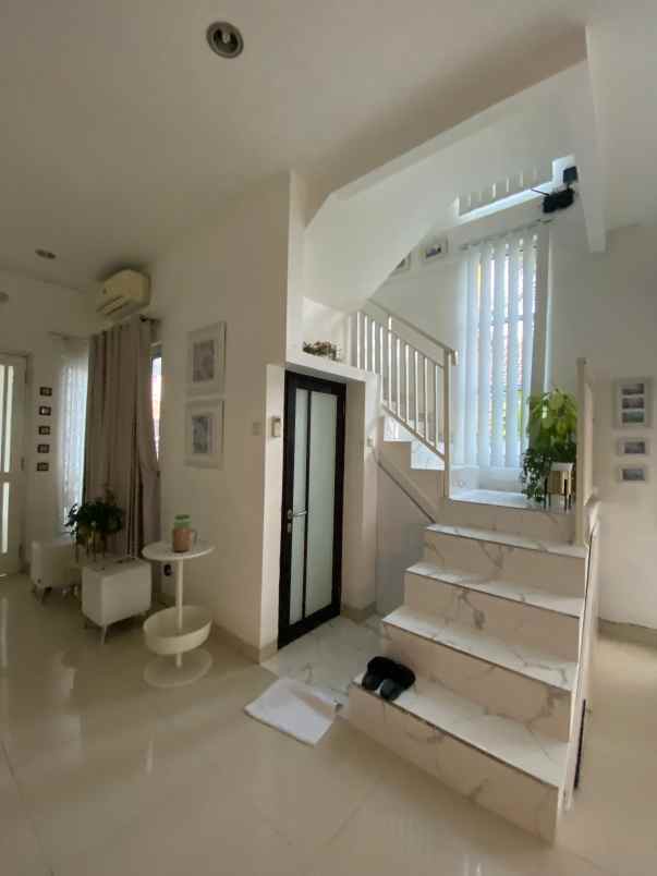 dijual rumah perumahan sakura regency