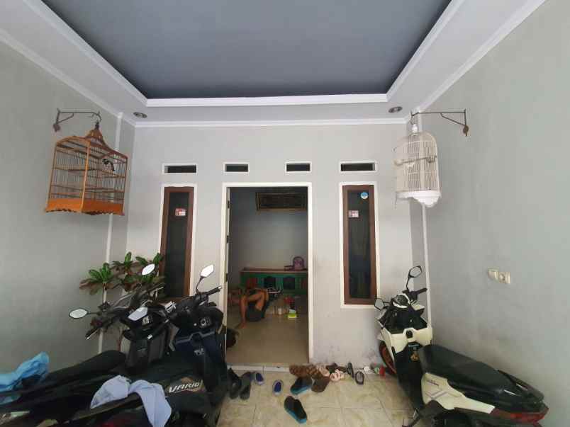dijual rumah pondok aren