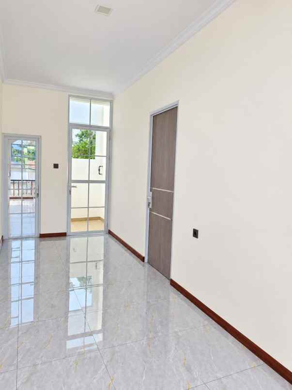 dijual rumah pondok bambu