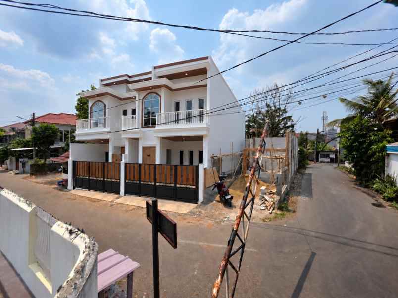 dijual rumah pondok bambu