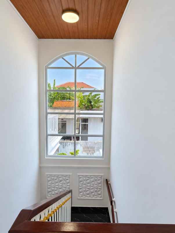 dijual rumah pondok bambu
