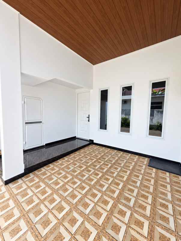 dijual rumah pondok bambu