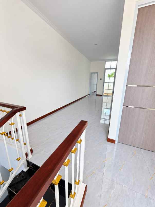 dijual rumah pondok bambu