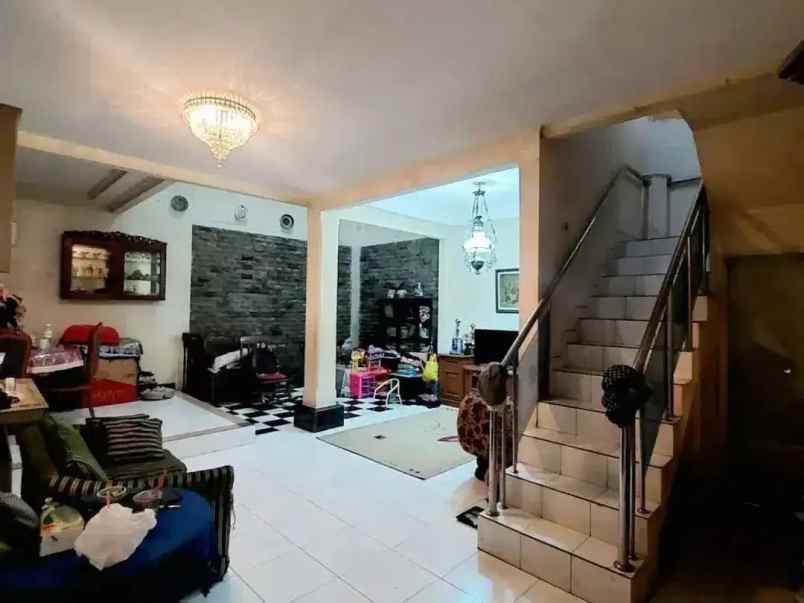 dijual rumah pondok kopi