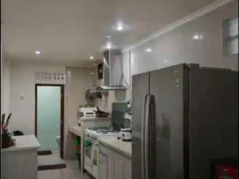 dijual rumah pondok kopi
