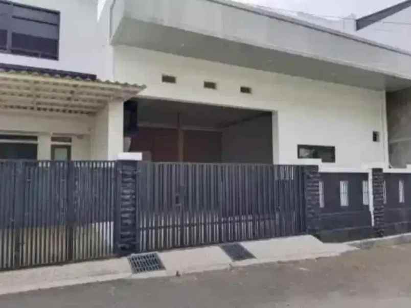 dijual rumah pondok kopi