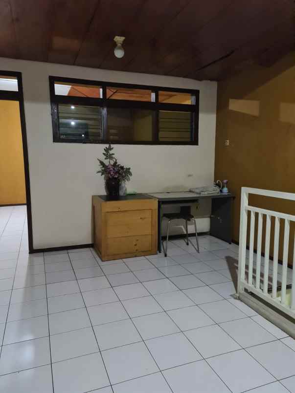 dijual rumah pondok nirwana rungkut