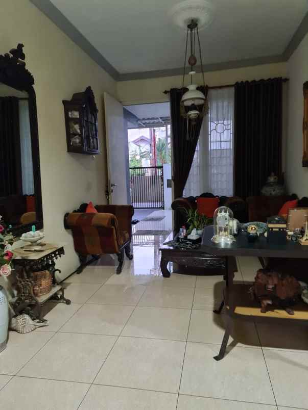dijual rumah pondok nirwana rungkut