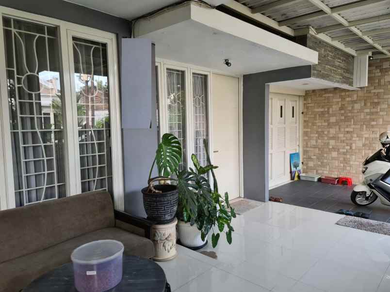 dijual rumah pondok nirwana rungkut