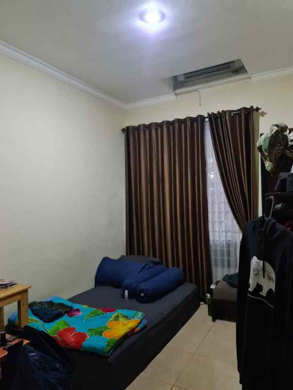 dijual rumah pondok nirwana rungkut