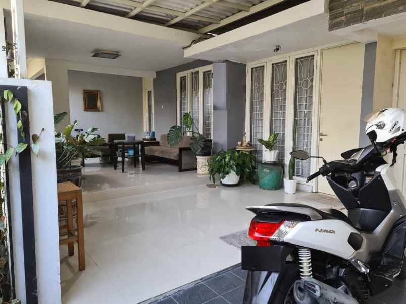 dijual rumah pondok nirwana rungkut