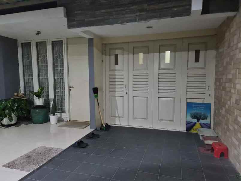 dijual rumah pondok nirwana rungkut