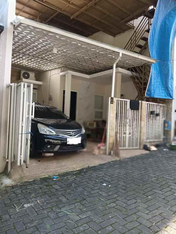 dijual rumah posisi hook lokasi perum landung sari