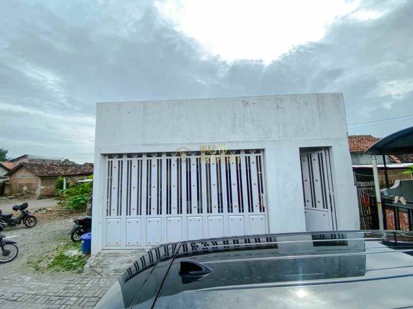 dijual rumah potorono