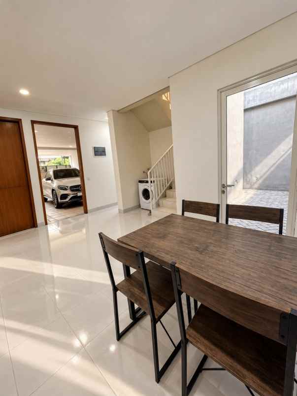 dijual rumah pulomas