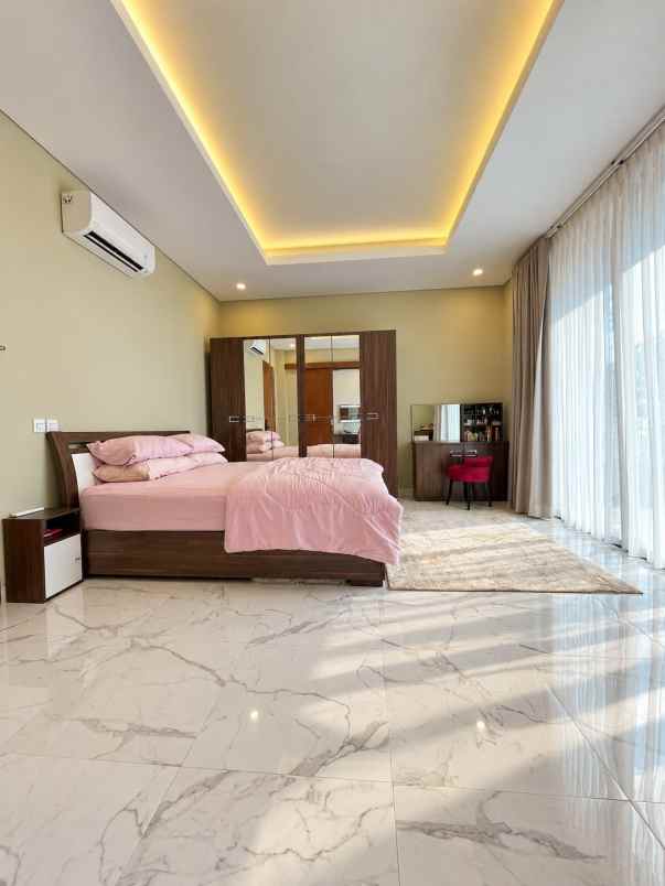 dijual rumah pulomas