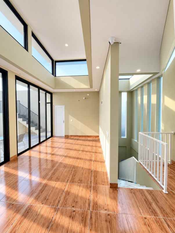 dijual rumah pulomas