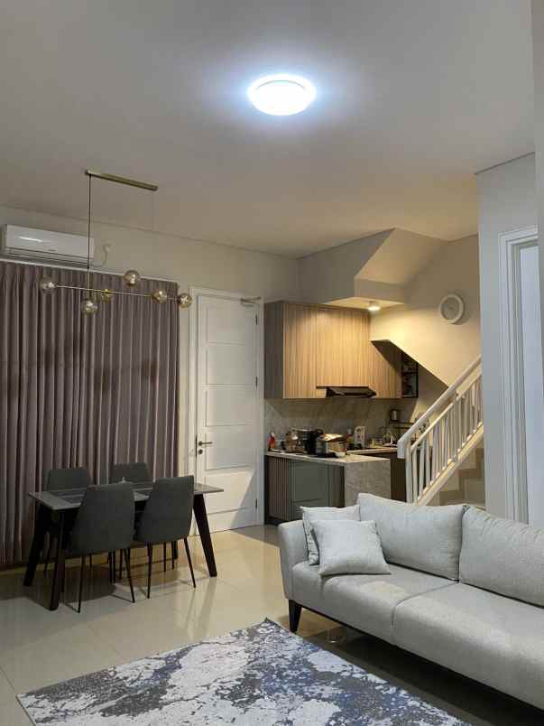 dijual rumah puri galaxy